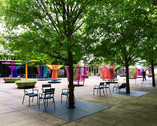 'Los Trompos'临时装置-37