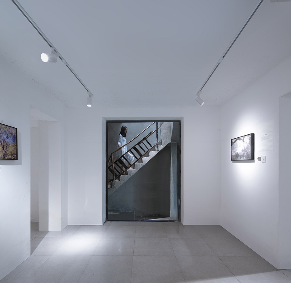 重庆南山“塔可夫斯基式”住宅 | 雾中桥梁的魔幻建筑体验-73