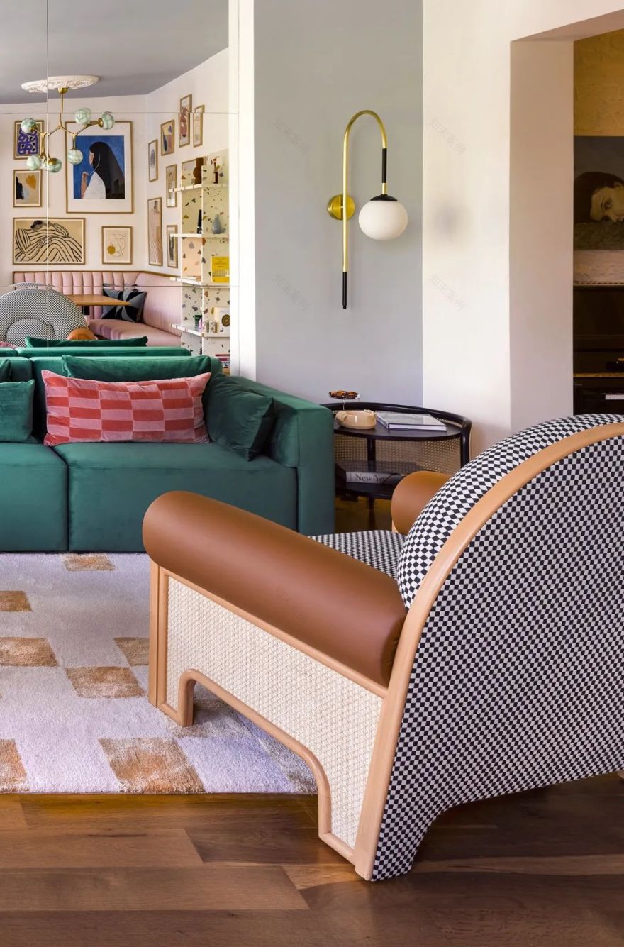 博斯普鲁斯海峡畔的复古绿公寓丨土耳其伊斯坦布尔丨Merve Kahraman 工作室-4