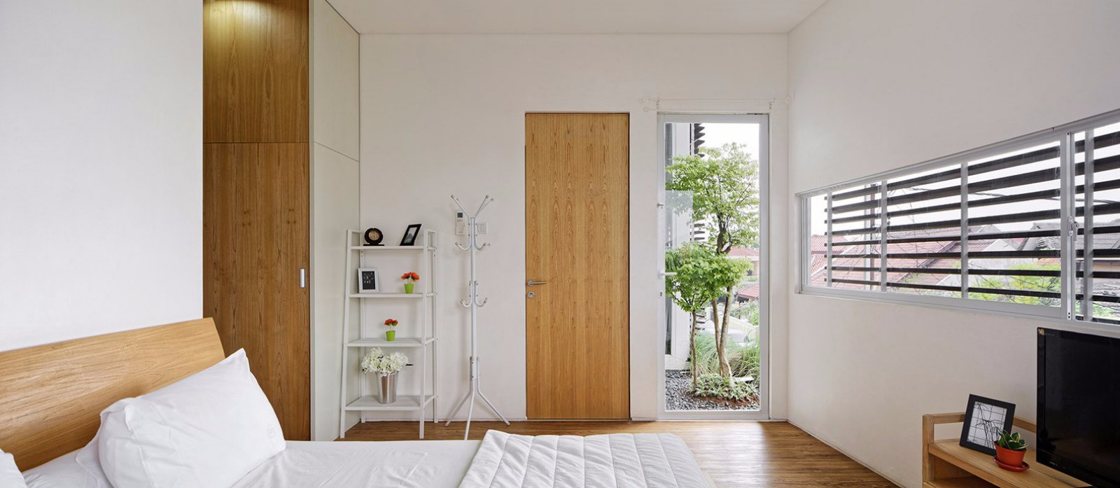 内嵌住宅——210㎡印尼住宅中搭建“飞行花园”-19