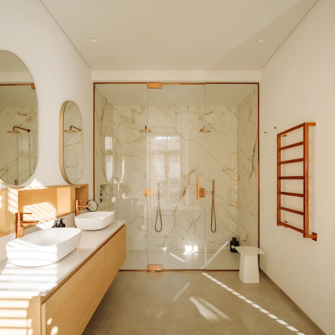 美国现代复古混搭平层设计案例丨葡萄牙里斯本丨Maison Amarande-27