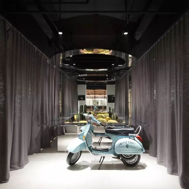 八扇大门的魔法 | 多变空间 Coffee Craft 咖啡馆-15