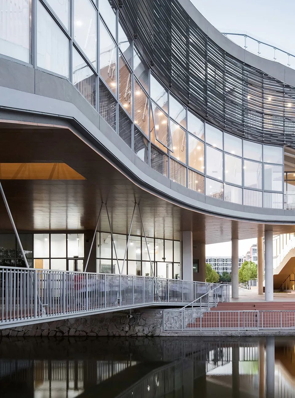 桥上教学楼 – 盐城外国语学校创新中心丨中国盐城丨Perform 普泛建筑-102