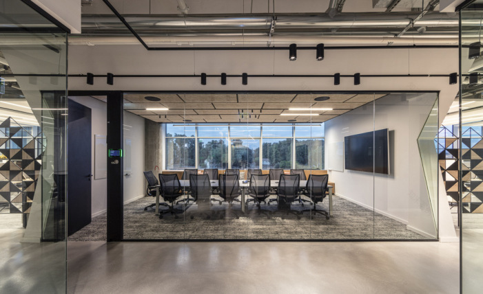 自然材料打造温馨跨国办公空间-37