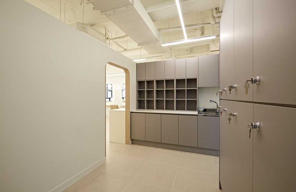 28 平米现代美容院空间设计，诠释极简美学-15