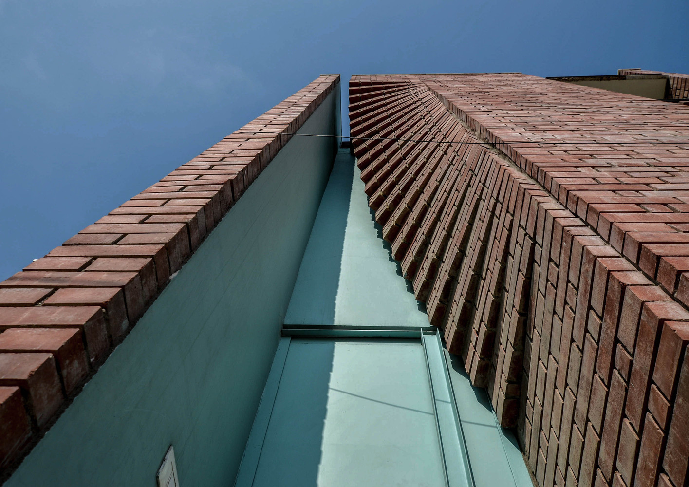 砖墙幕布 · 小空间大创意的办公室设计-45