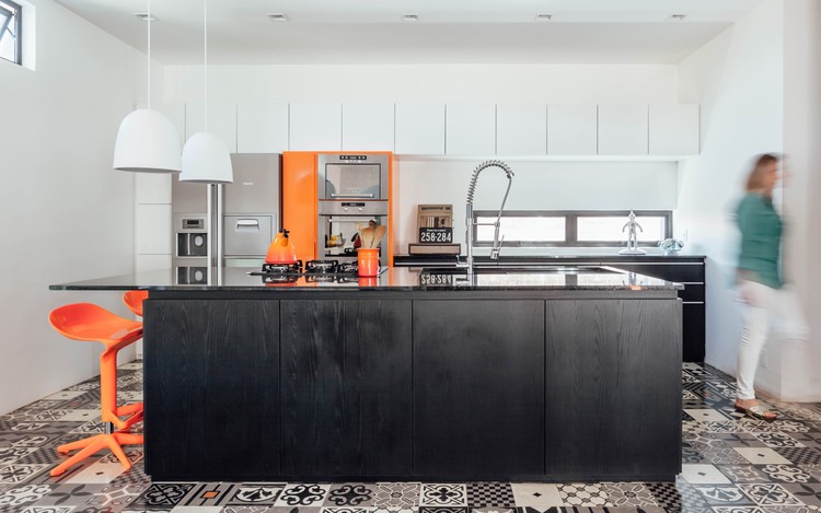 巴西里约热内卢联排别墅与房车空间完美融合-17