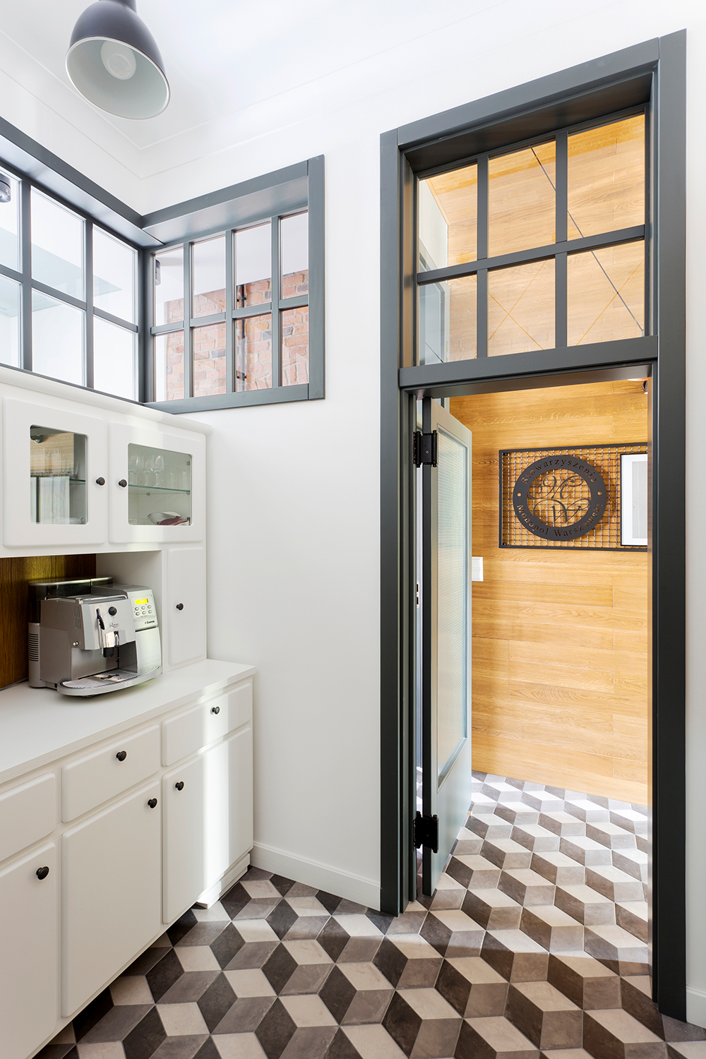 历史与艺术融合的波兰 Warsaw Vodka 工厂新办公室-17