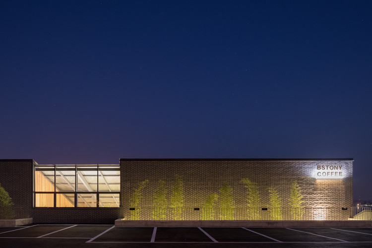 融入自然的简约咖啡馆-45