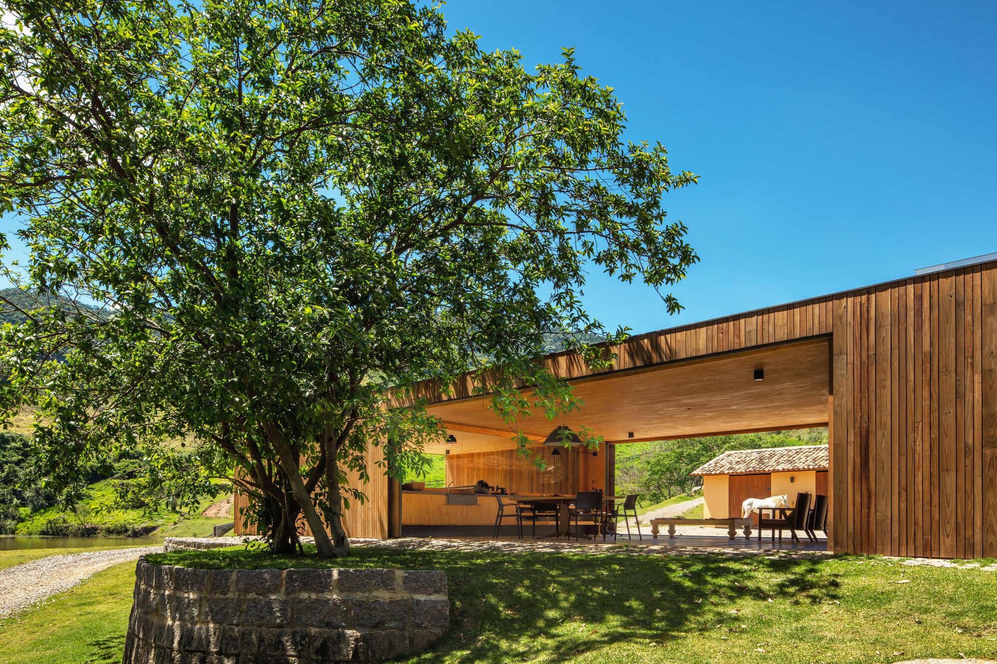 维斯塔阿莱格雷展馆丨巴西丨Terra Capobianco-13