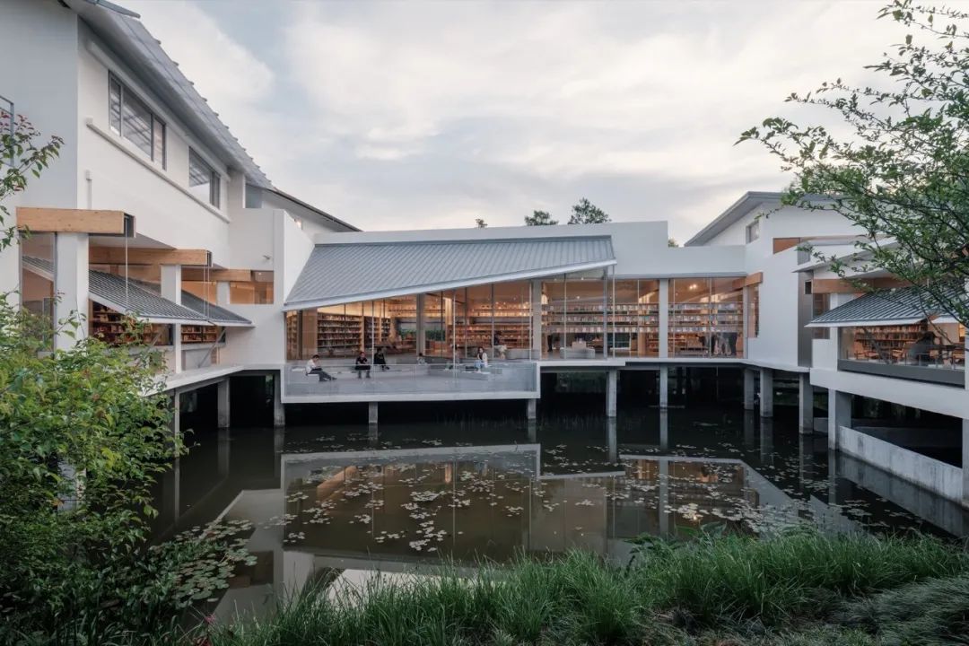 最美滨水书店  杭州 西溪·果麦丨中国杭州-19