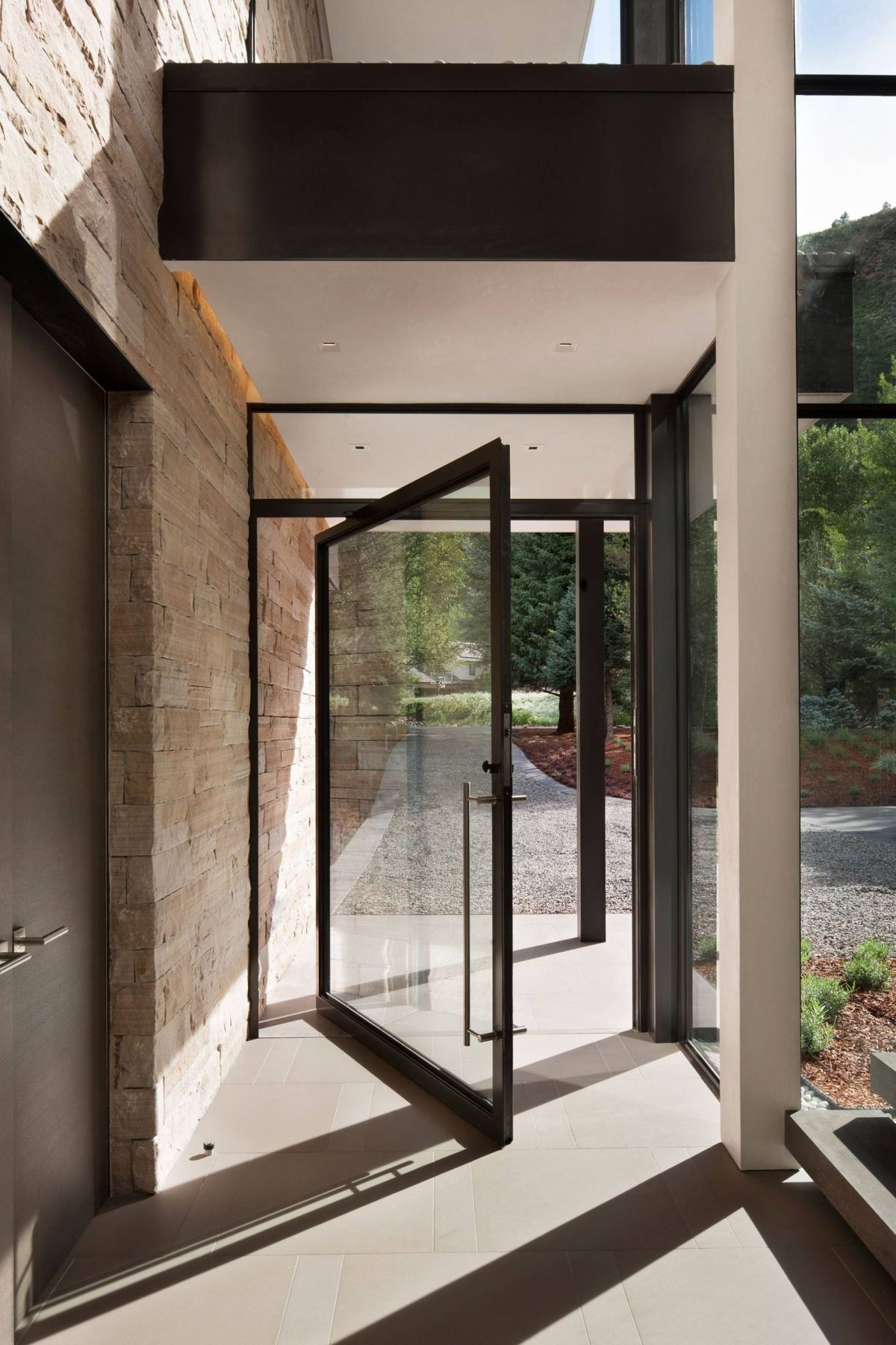 Pivot Doors for Creating a Dramatic Entrance-6