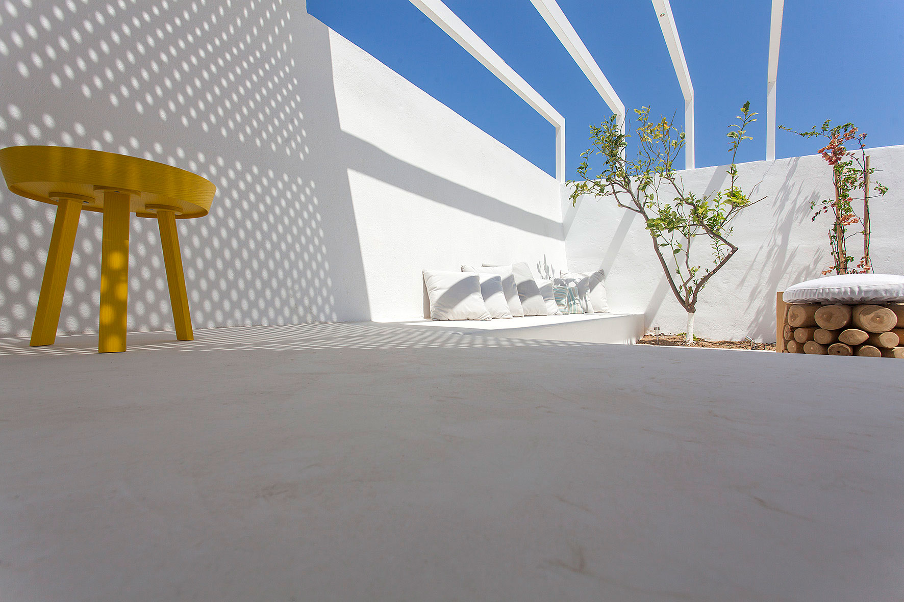 Georges Seurat Patio Mold Architects-4