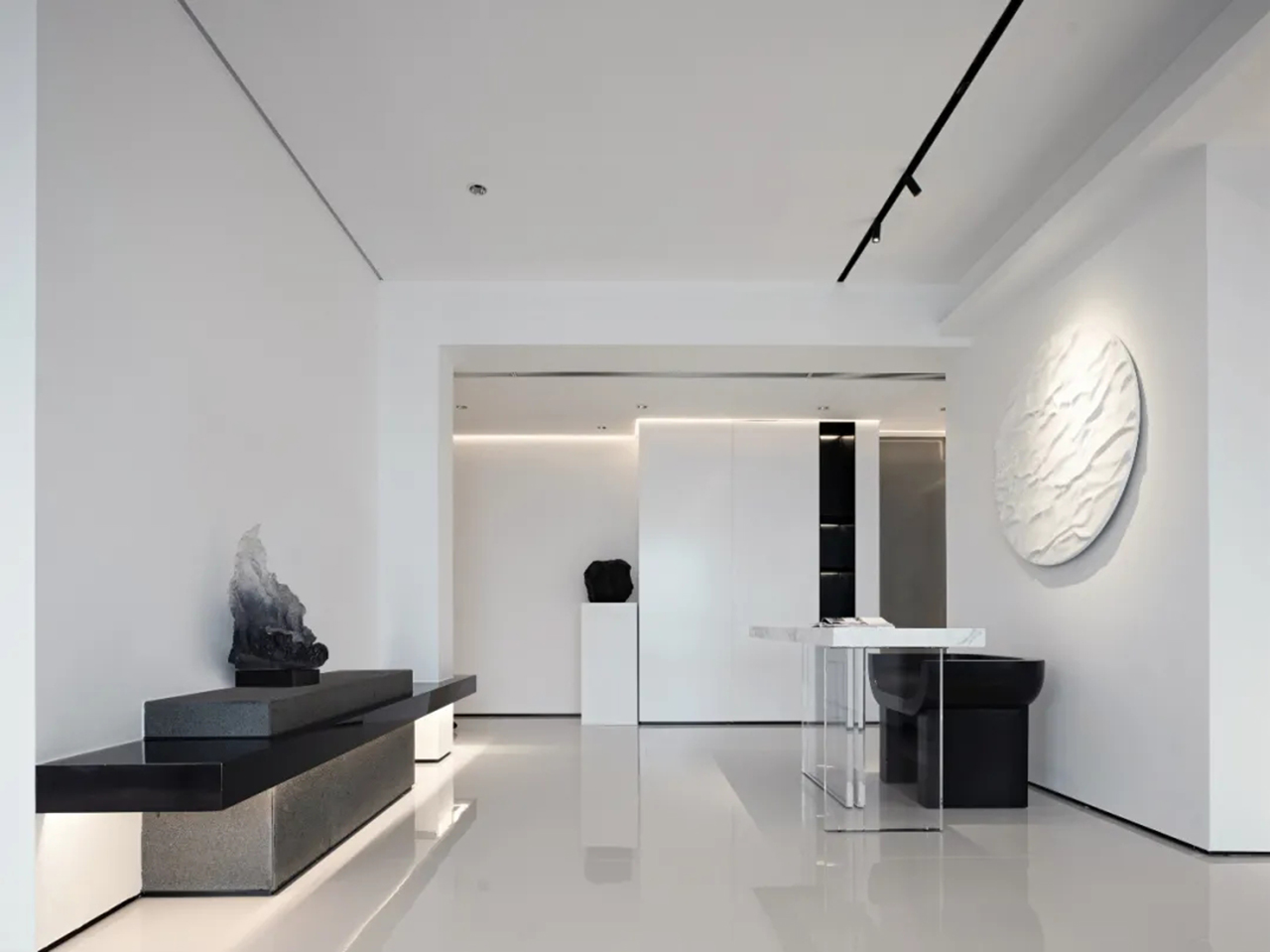 星河山海半岛顶层会所 | 黑与白的极简平衡之道-19