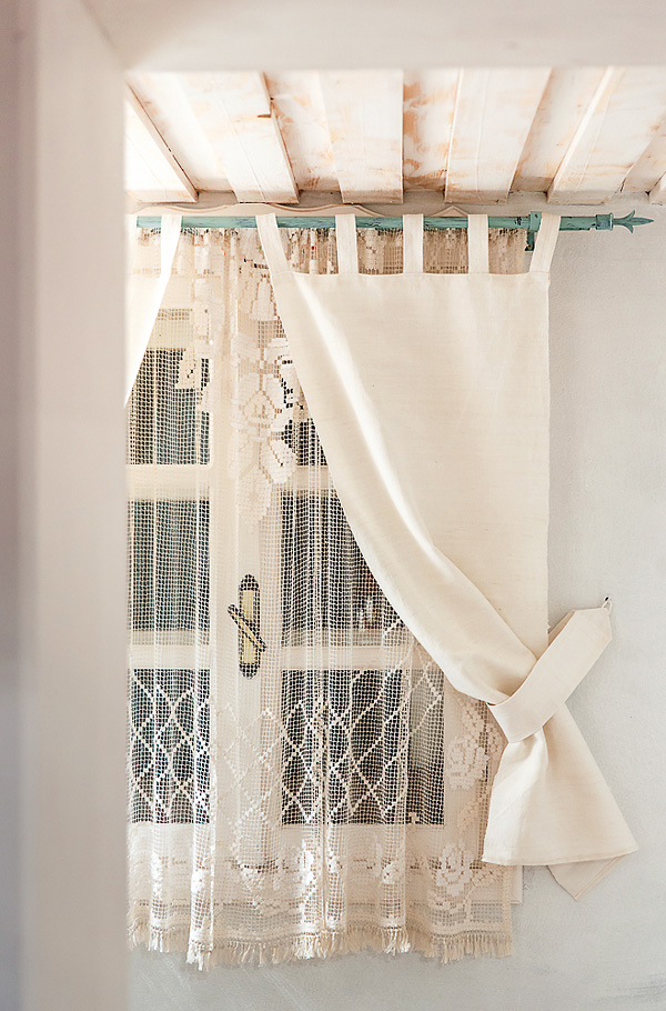 带罗马尼亚风格的彩色乡村住宅丨罗马尼亚布加勒斯特-20