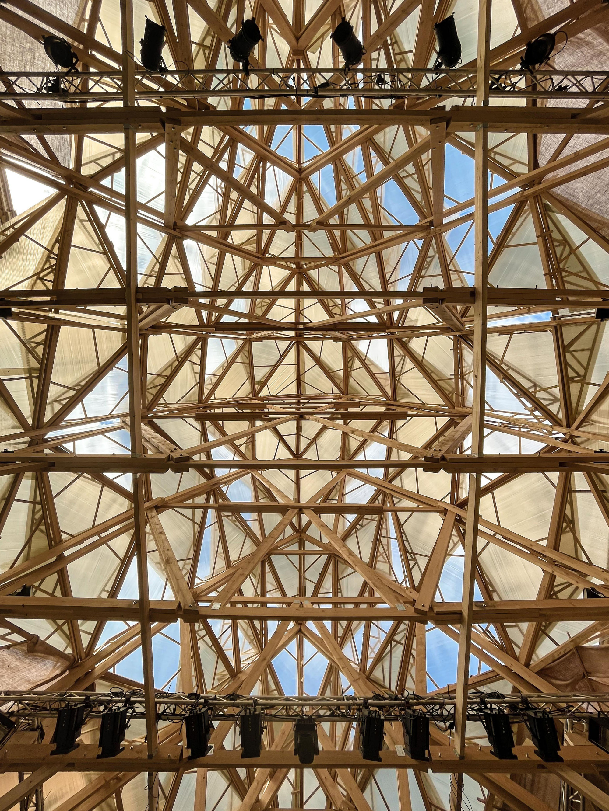 克拉肯装置,紫外线实验室丨法国里昂-27