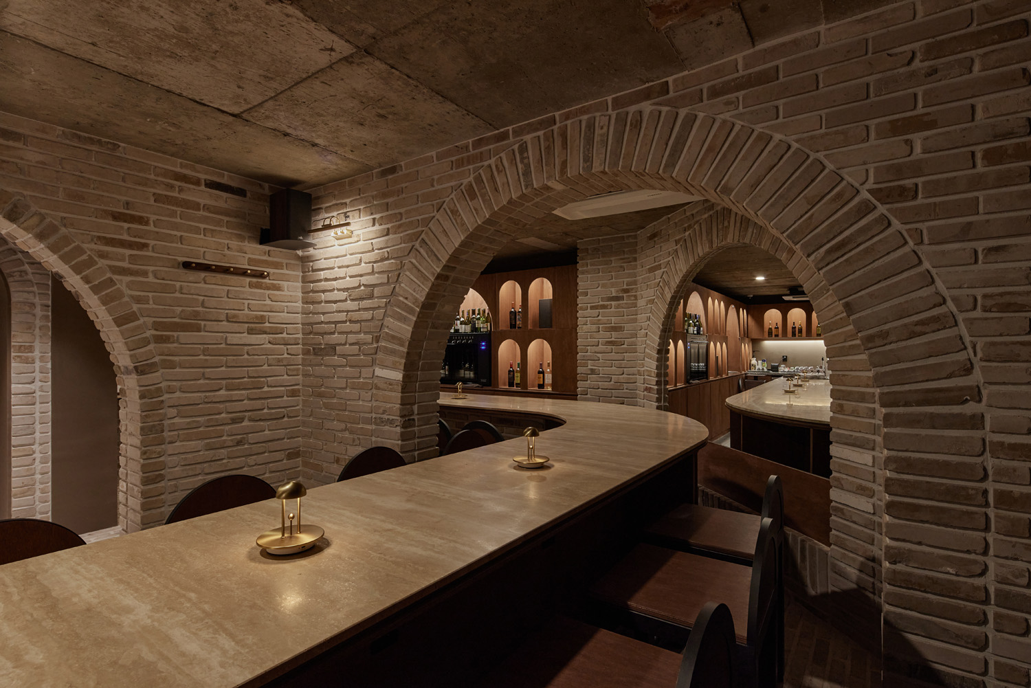 【韩国高级红酒酒吧设计】融合传统与现代的 40 平米奢华空间-12