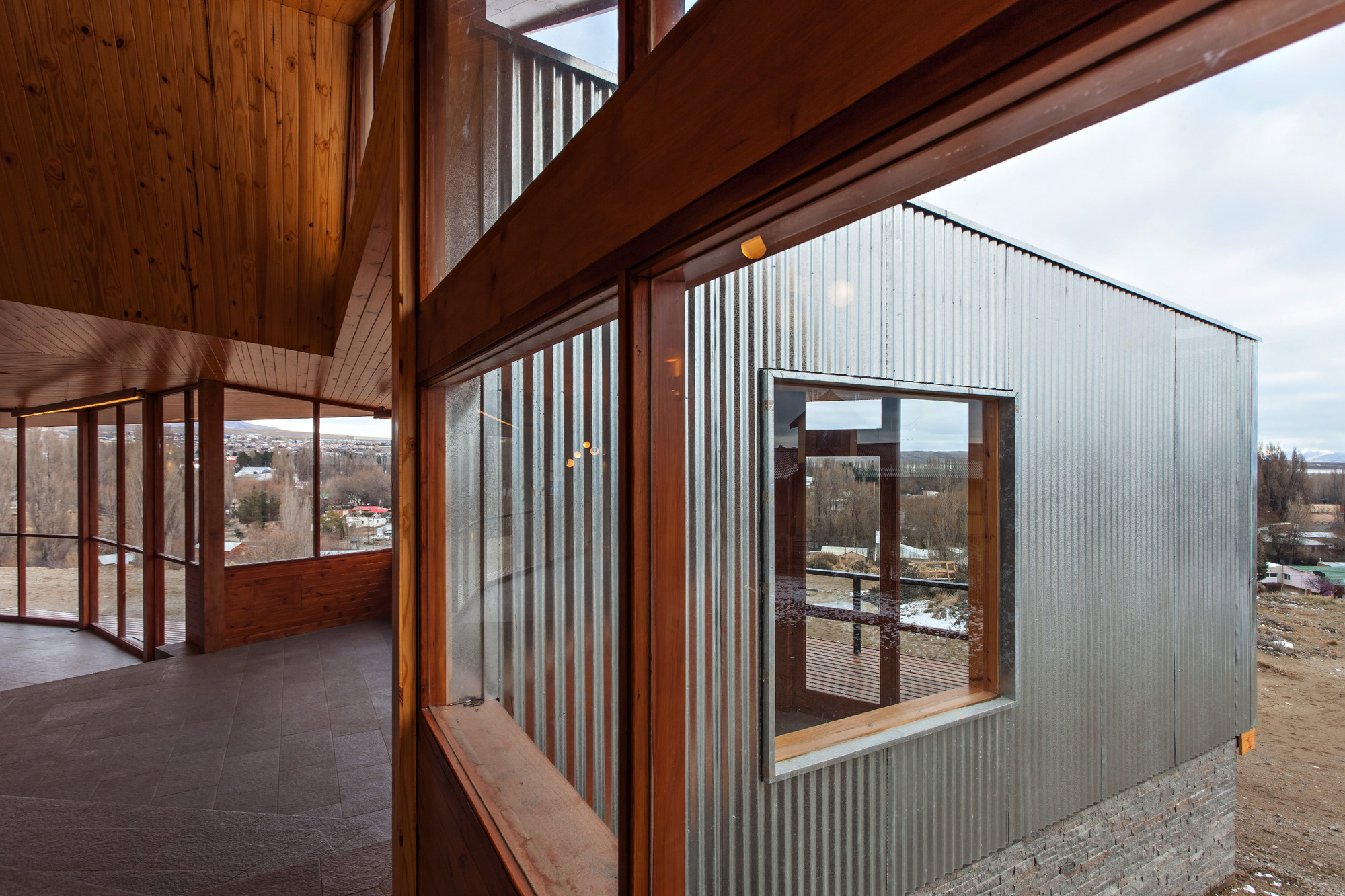 Calafate Hostel / Hauser Oficina de Arquitectura-32