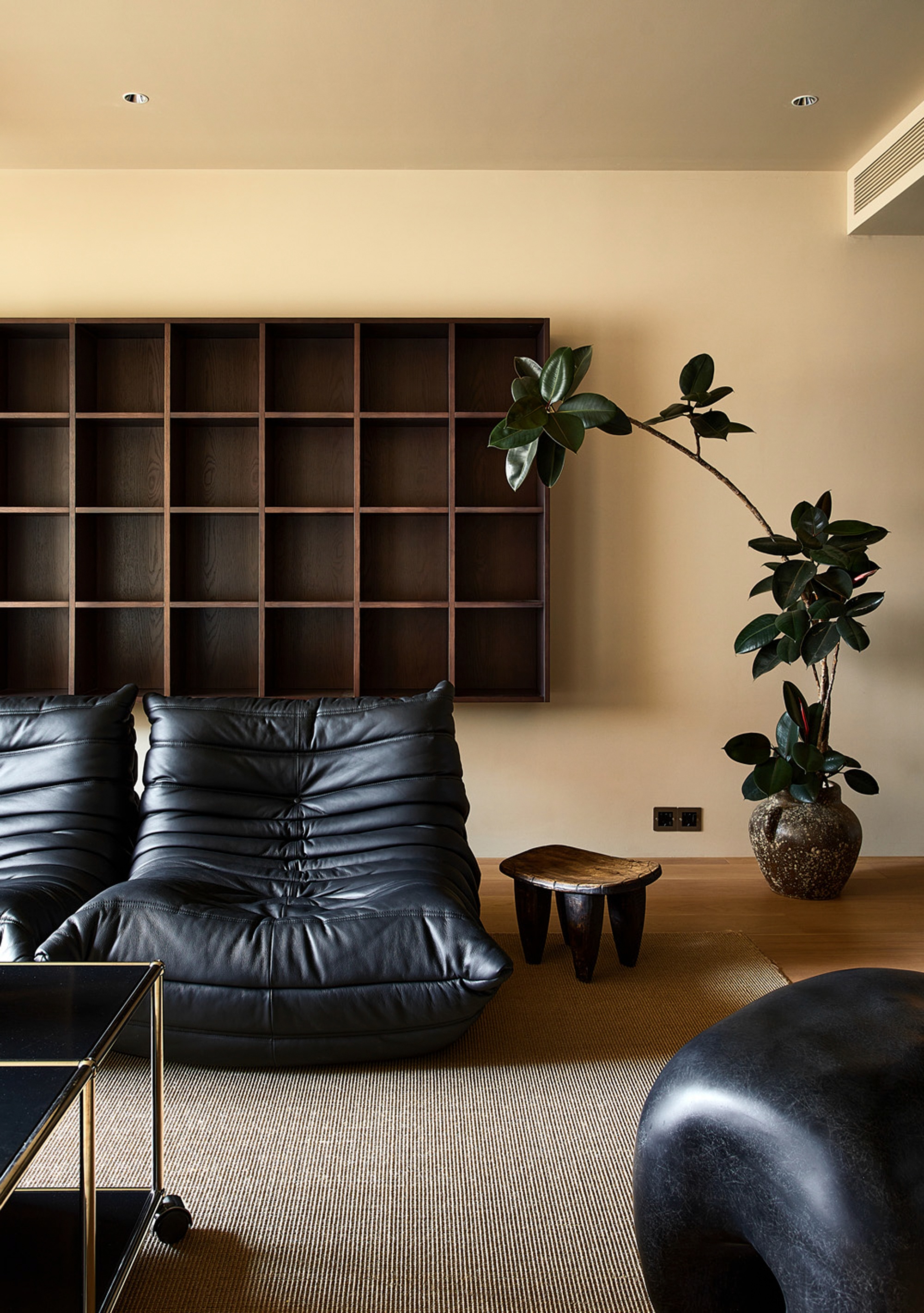 黑色中古风极简公寓-33