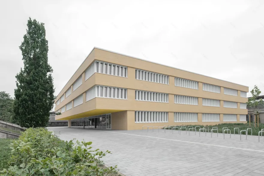 汉诺威应用科学与艺术大学新学生中心大楼丨德国汉诺威丨舒尔茨和舒尔茨建筑事务所-26