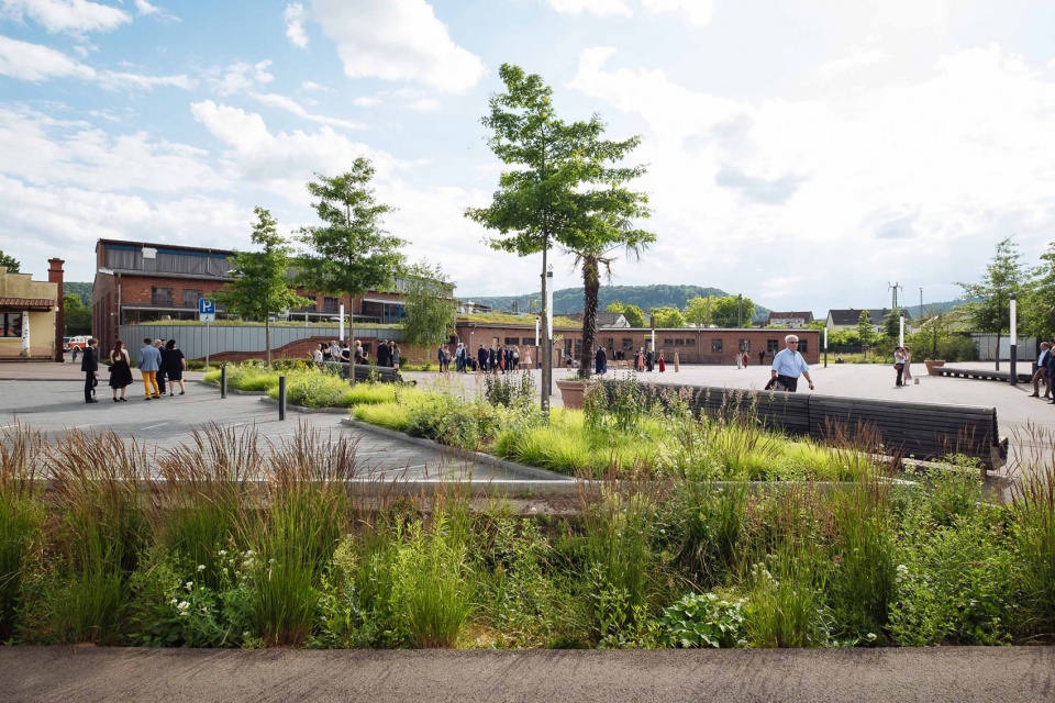 德国废弃机车房变身活力广场丨SINAI 团队-13