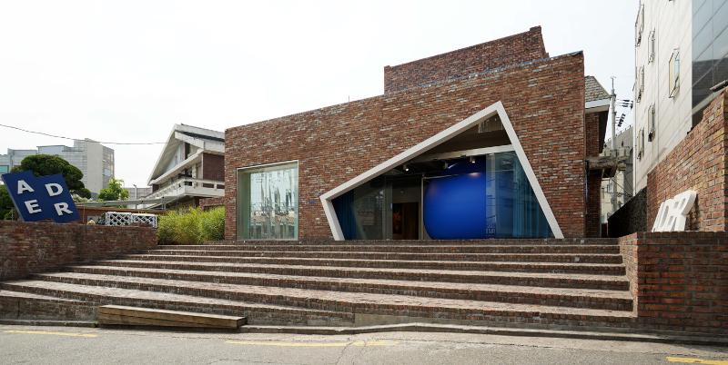 首尔 100 平时尚品牌展示空间，打造感官氛围-2