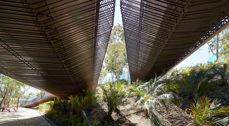 Tanderrum Pedestrian Bridge  John Wardle Architects  + NADAAA + Oculus-20