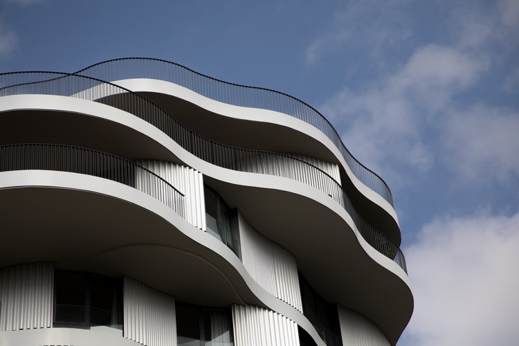 Folie Divine  Farshid Moussavi Architecture-50