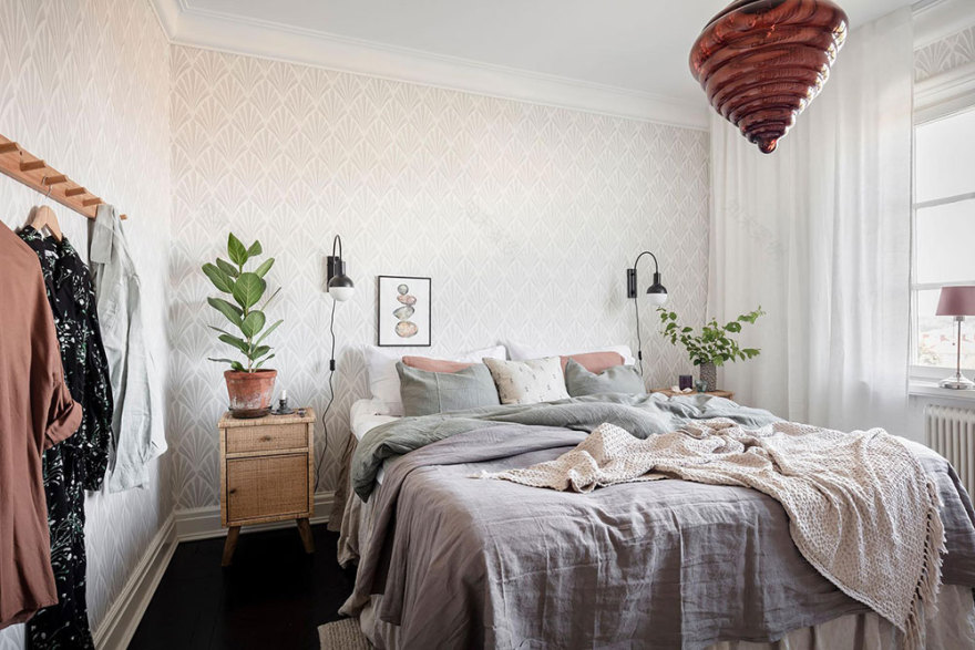 哥德堡红色沙发公寓 | 独特阁楼设计与空间利用-25