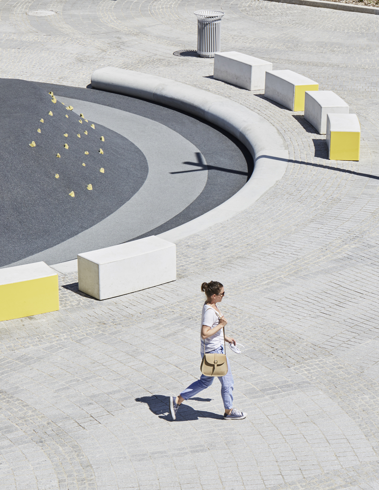 法国 Mantes-la-Jolie 市 Henri Dunant 广场改造，实现行人友好与城市融合-21