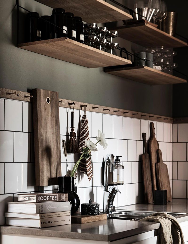 哥德堡时尚女生公寓，暗色调中的别致魅力-8