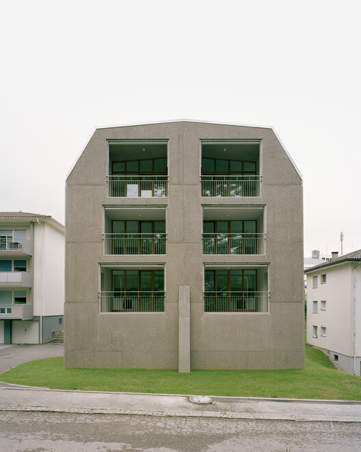 瑞士乡村豪华公寓丨Deschenaux Architects-10