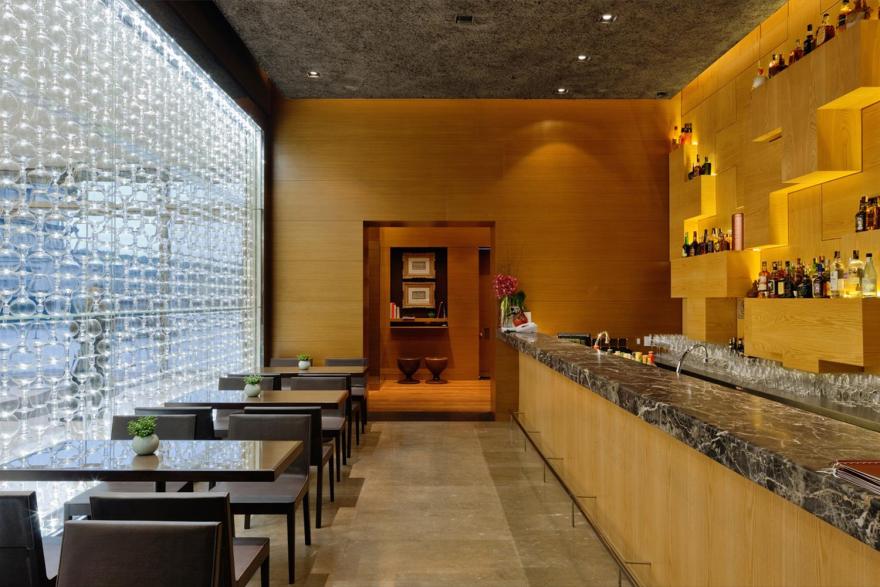 木质格栅营造温馨餐饮空间——巴西 Tre Bicchieri JK 餐厅-13