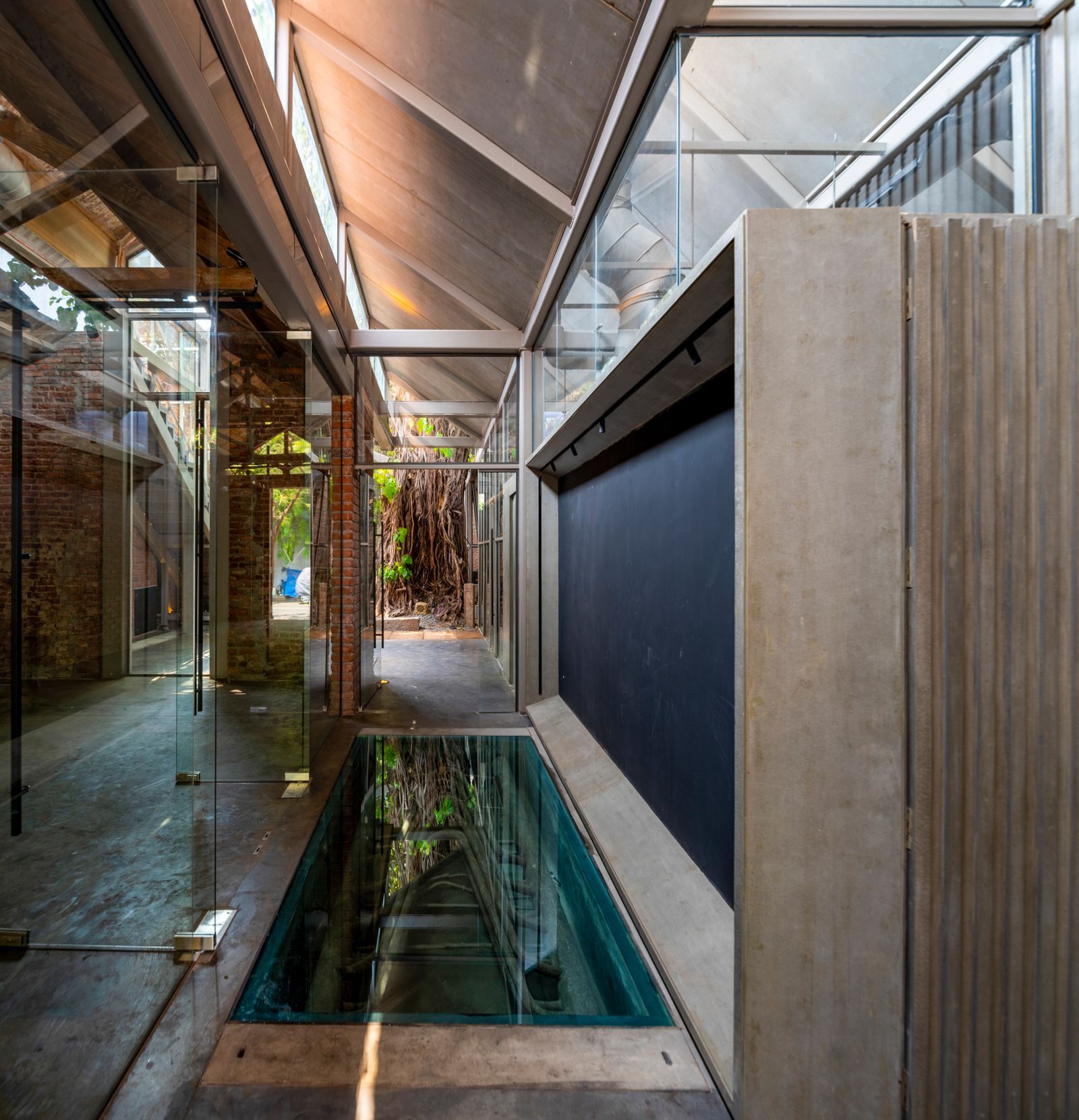 IF·BE（孟买旧冰工厂改造的文化枢纽）丨Malik Architecture-11