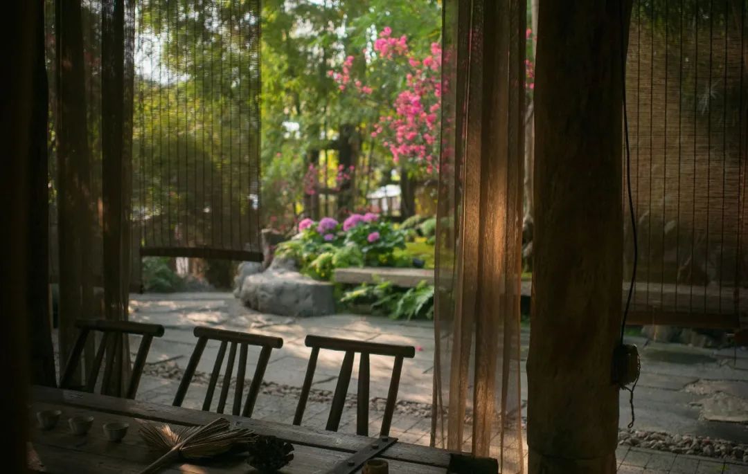 闲适清福,竹楼书海的诗意空间-28