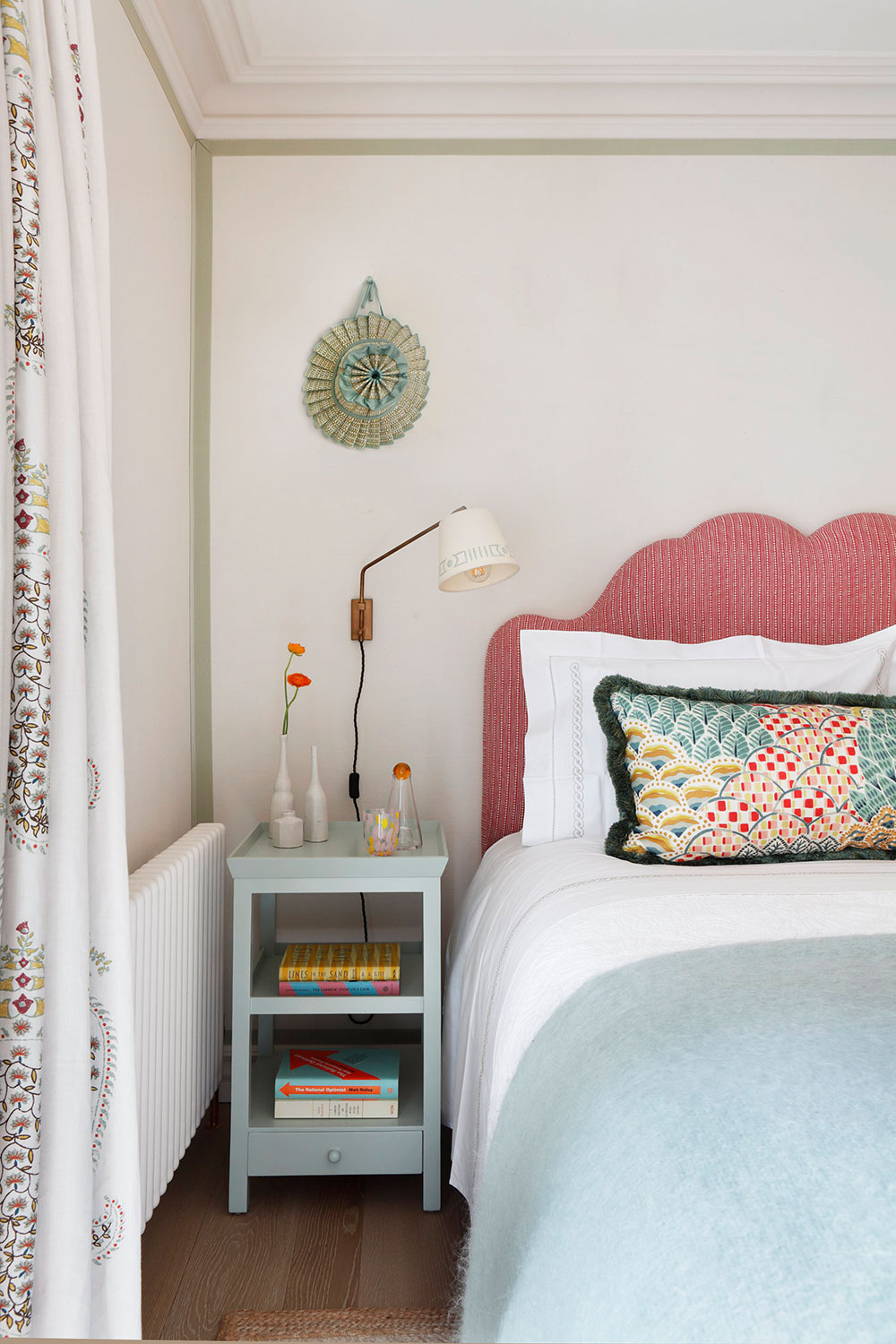 伦敦经典英式镇屋的大胆色彩设计-13