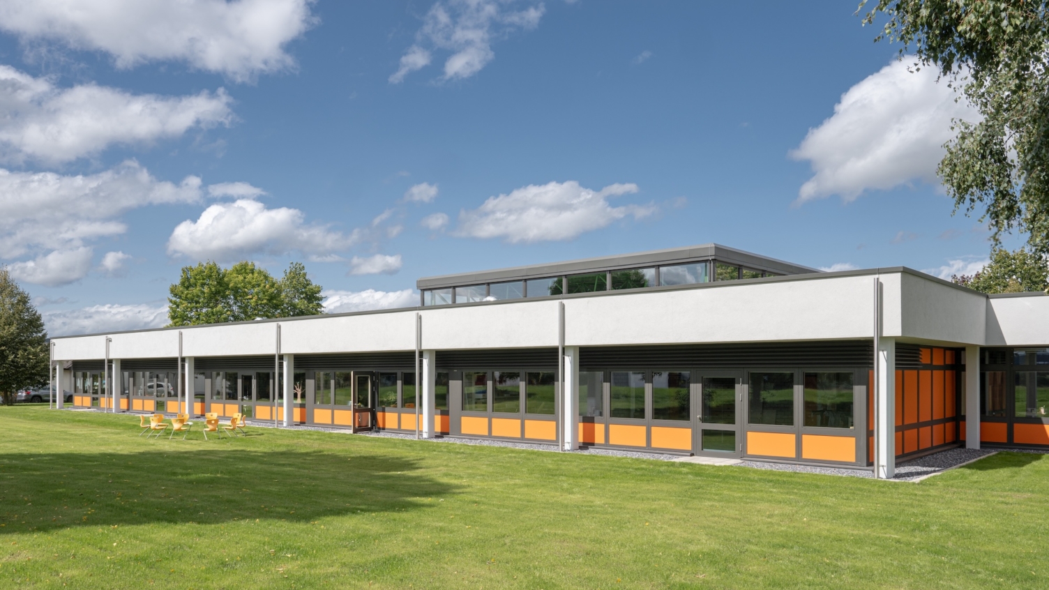 Behutsame Generalsanierung einer Grundschule - buerohauser-0