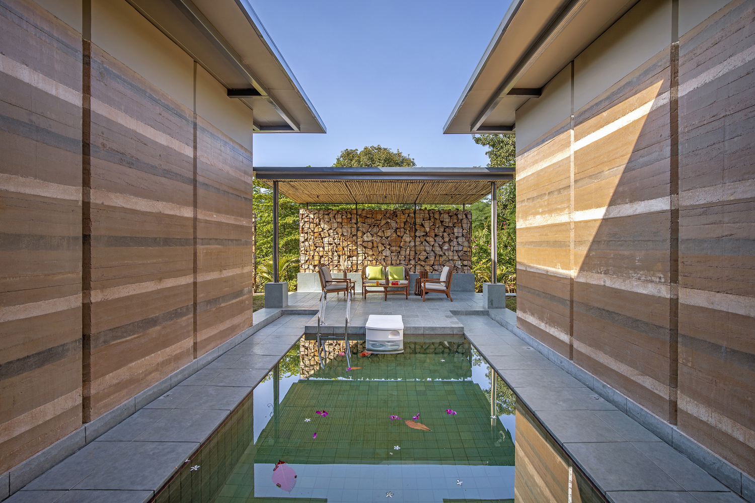 印度 Vadodara 的“地球屋”丨Art and Architecture Associates-9