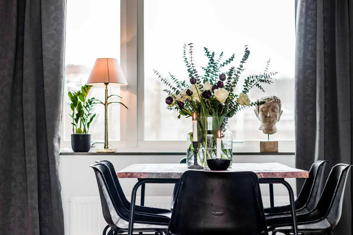 阁楼公寓的灰色魅力 | 超高天花板打造独特空间-13