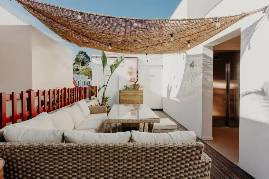 "绿色与赤陶的和谐共处 | Biarritz 海滨公寓设计"-9