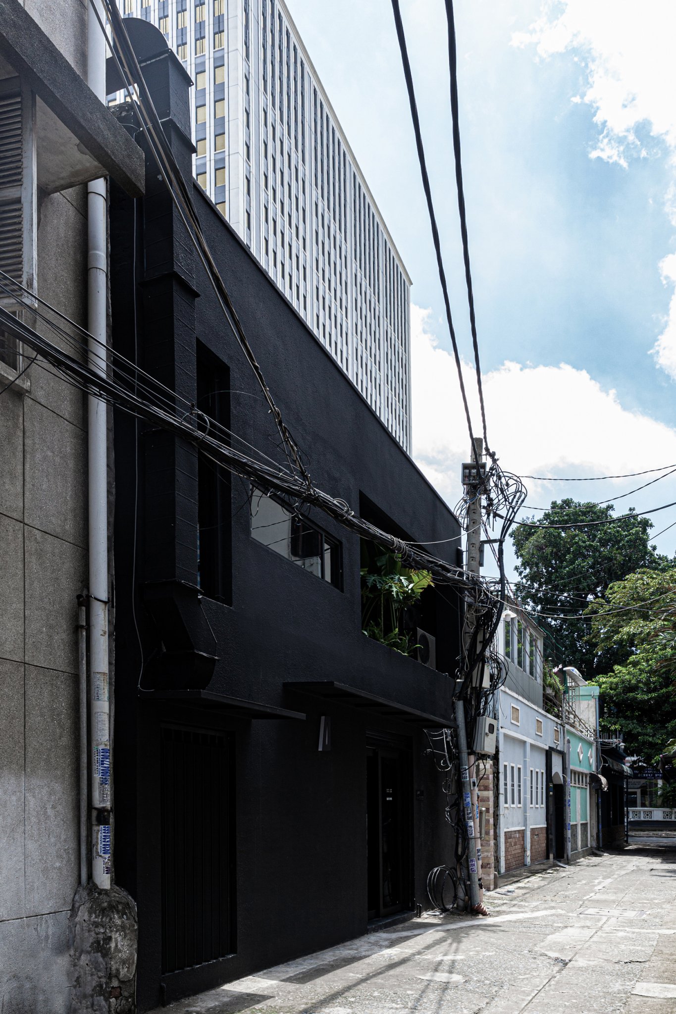 LAAIRAI(黑色立方体中的亚洲融合餐厅)-12