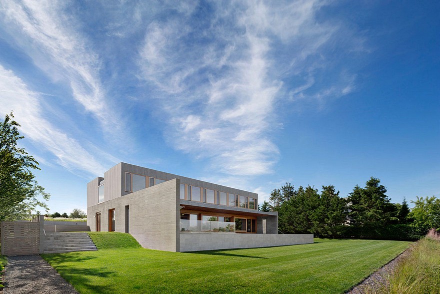 Modern Waterfront House Designed for a Family of Three Generations-1