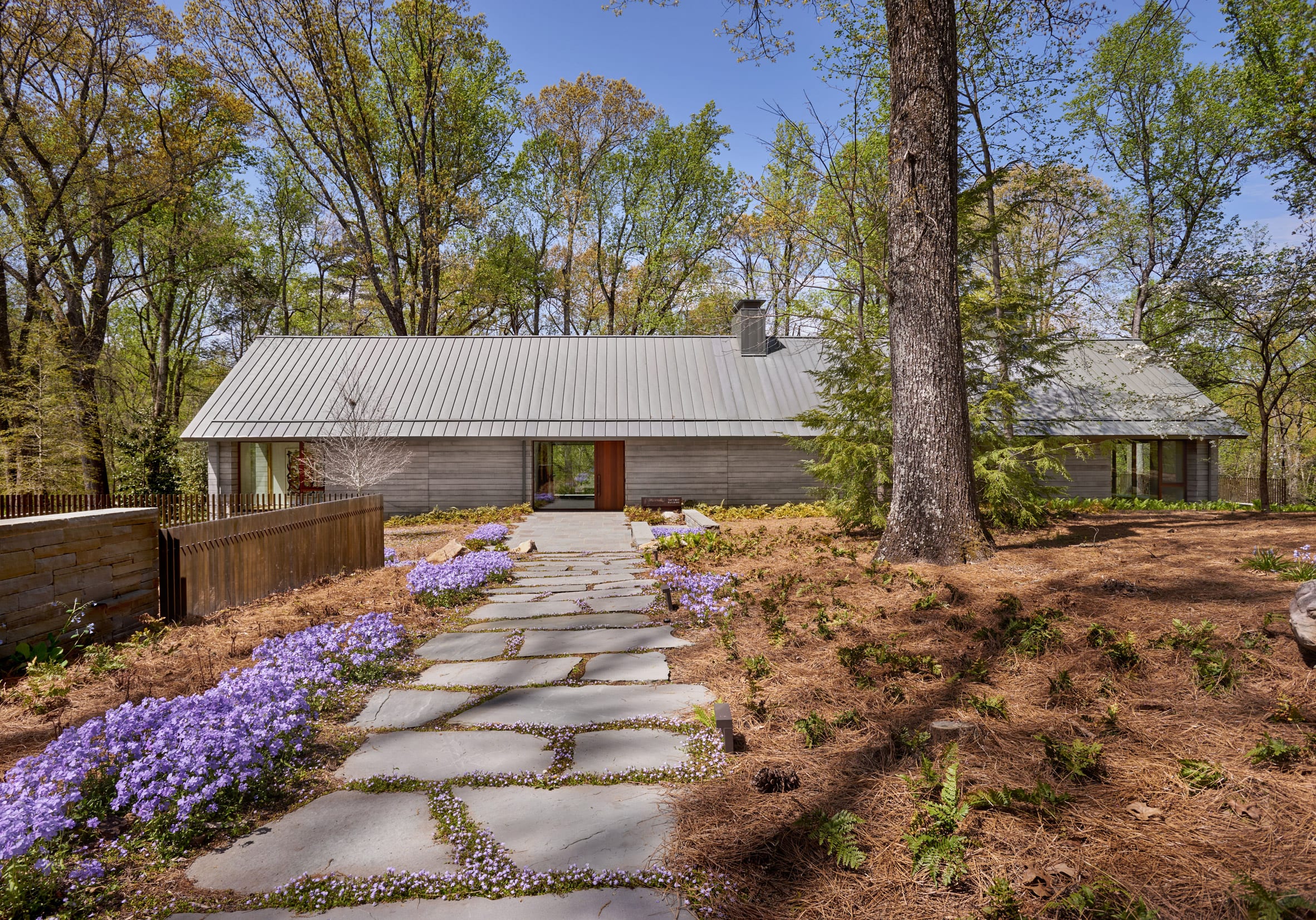 美国田纳西州森林中的 Loghaven 艺术家校园-3