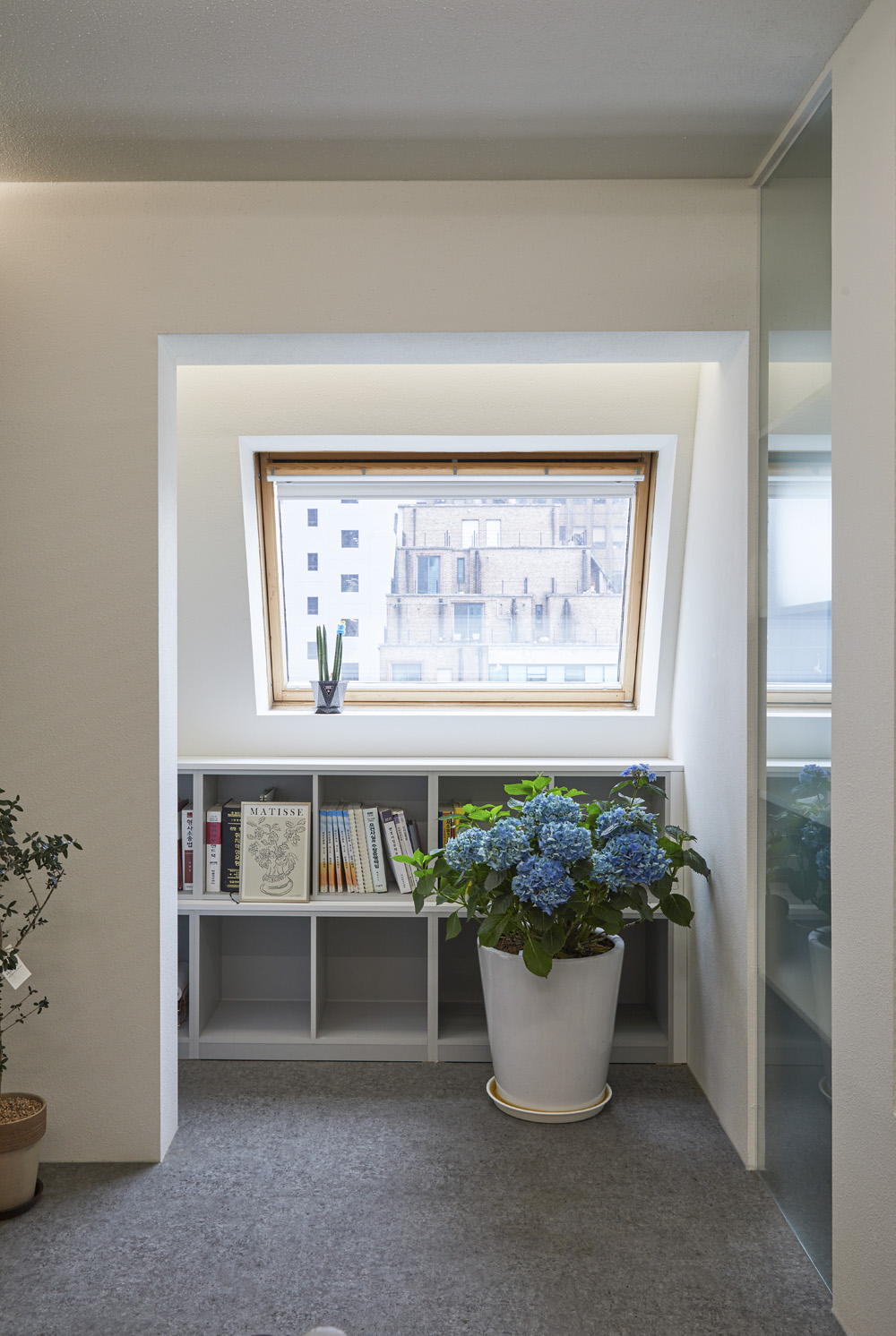 简约黑白风，30 坪法律事务所空间设计-11