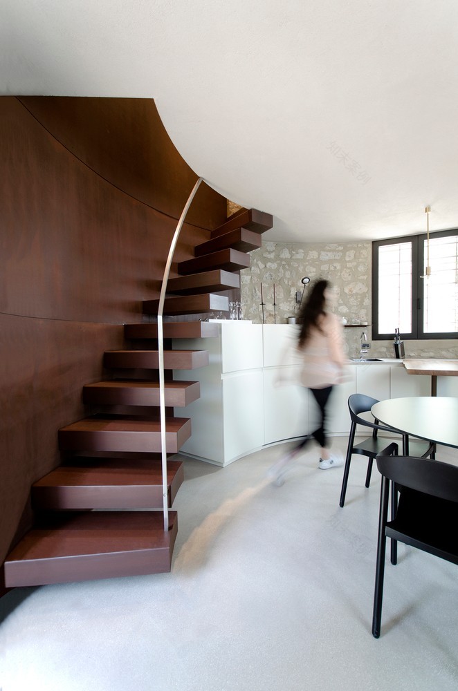 加尔达湖畔私人别墅 | 斯巴达式度假胜地-11