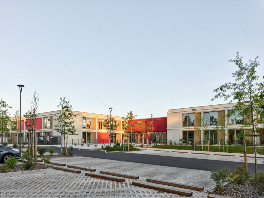 此处 Comple· 可能拼写有误,推测可能是 Complex 如果是 School Complex of the Olive Tree ,可翻译为橄榄树学校园区 丨法国丨GGR architectes-43