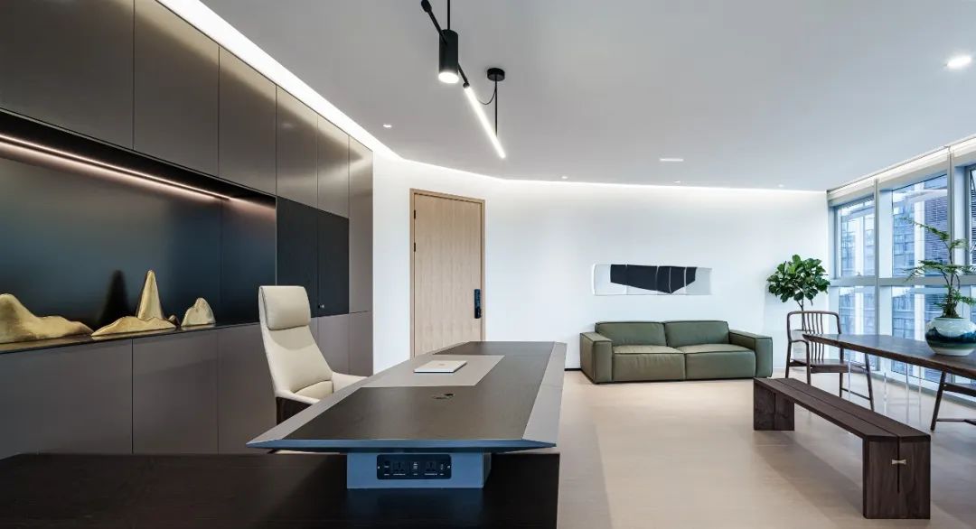 云码智能:流线型几何办丨中国广州丨冠臣设计-43