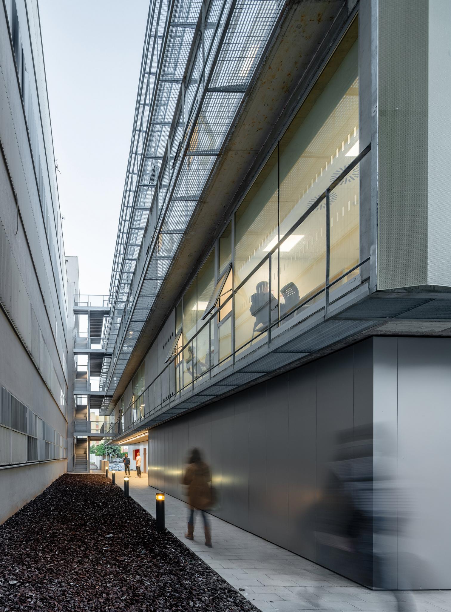 西班牙 Algeciras 大学图书馆-10