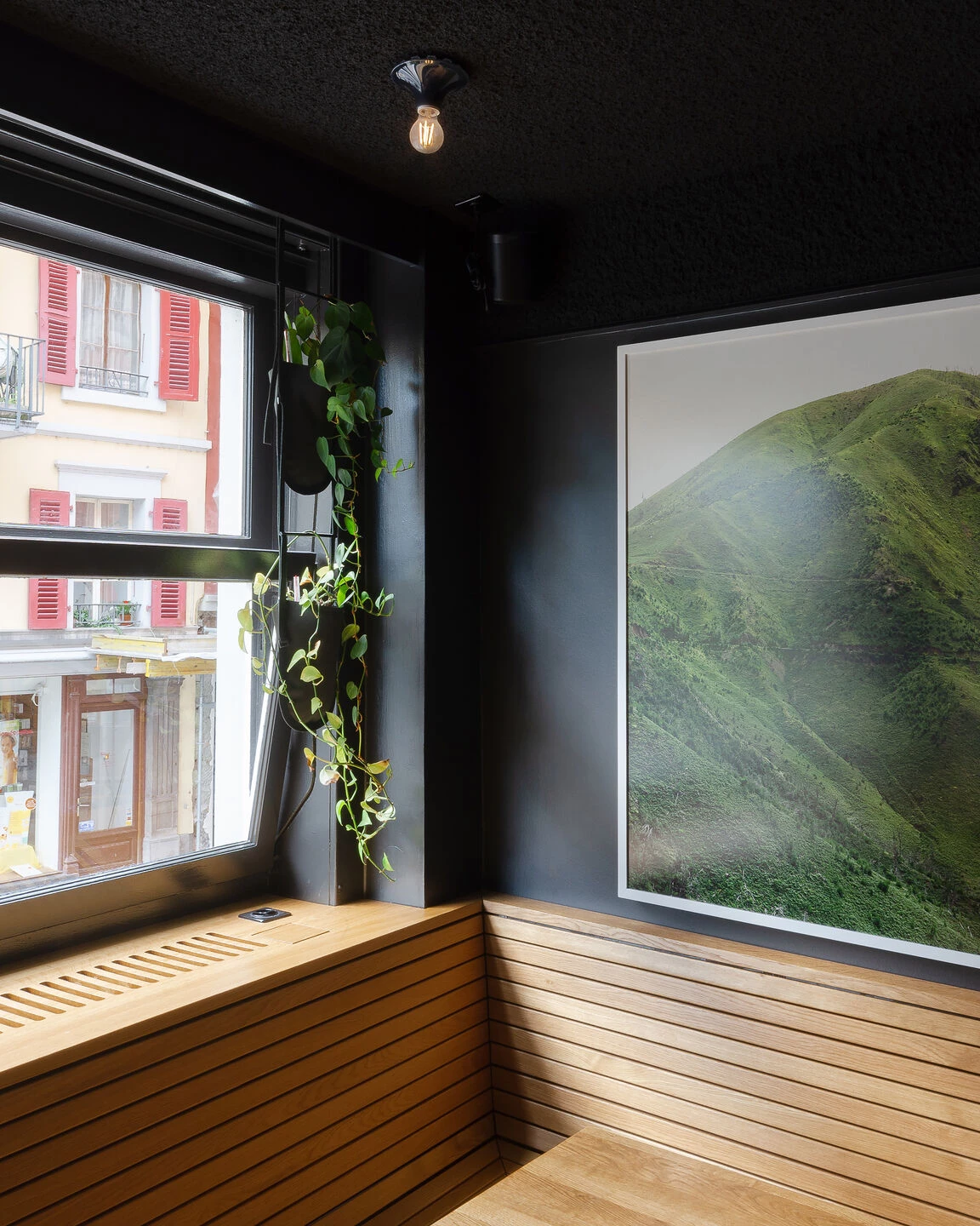 Renovation of a coffe bar in Vevey | Bureau Brisson Architectes | Archello-2