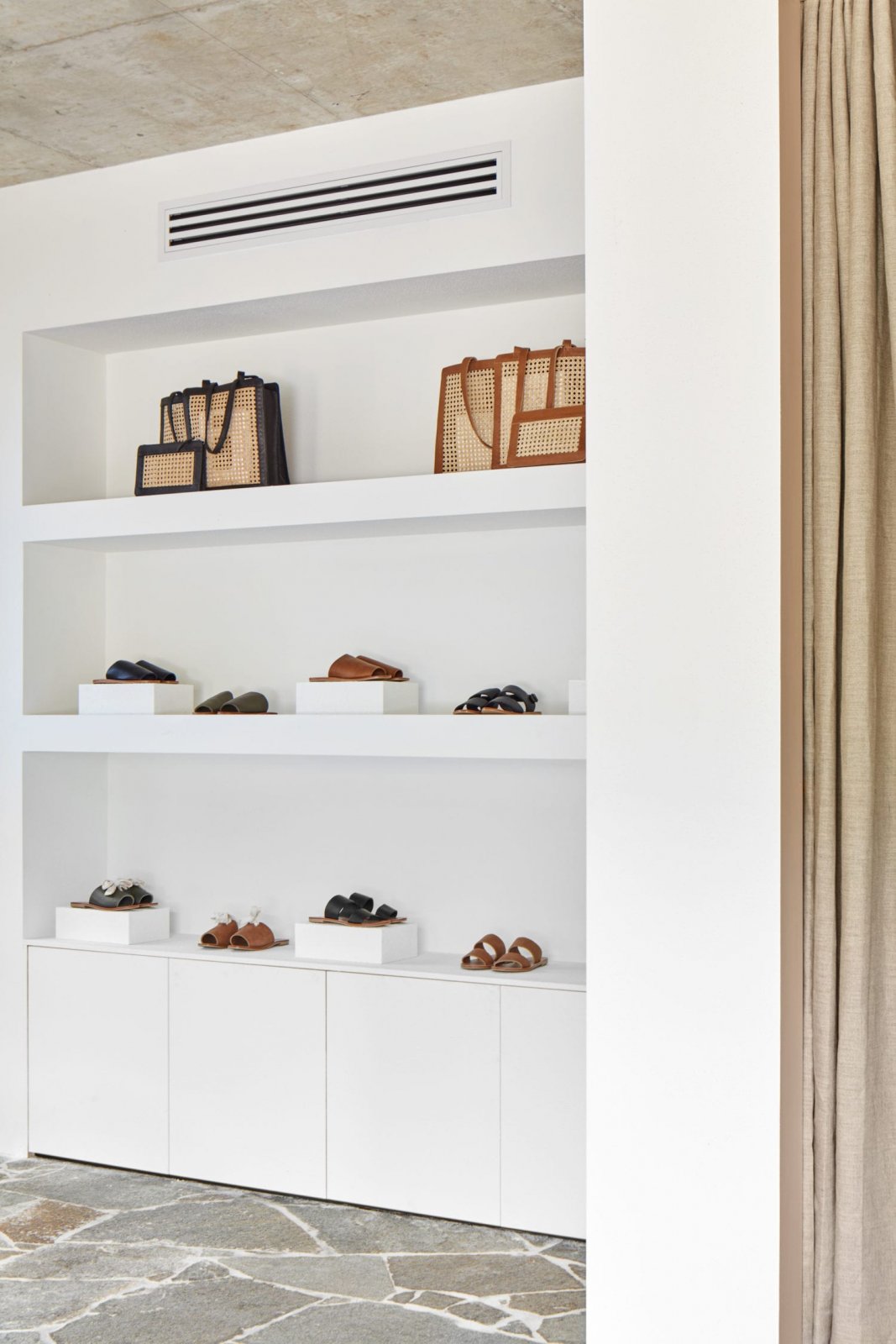 澳大利亚St. Agni服装零售店-7